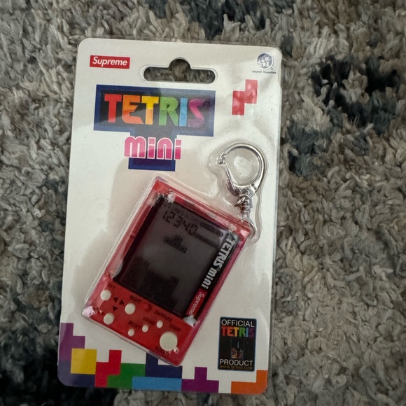 Supreme Tetris Keychain - Picture 2 of 3